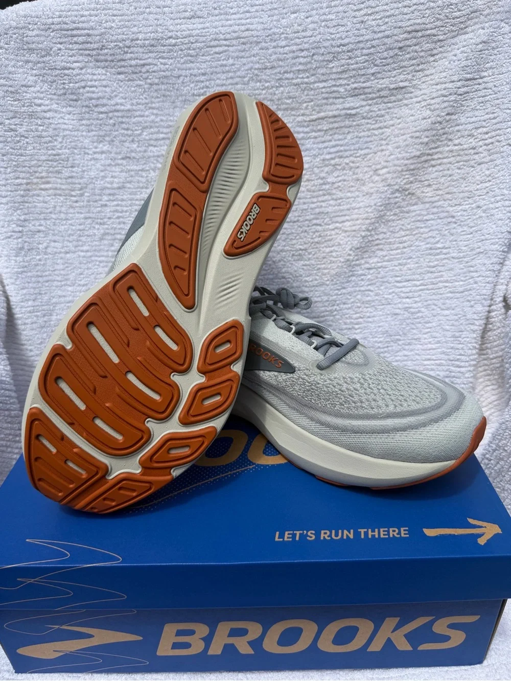 Brooks revel men’s